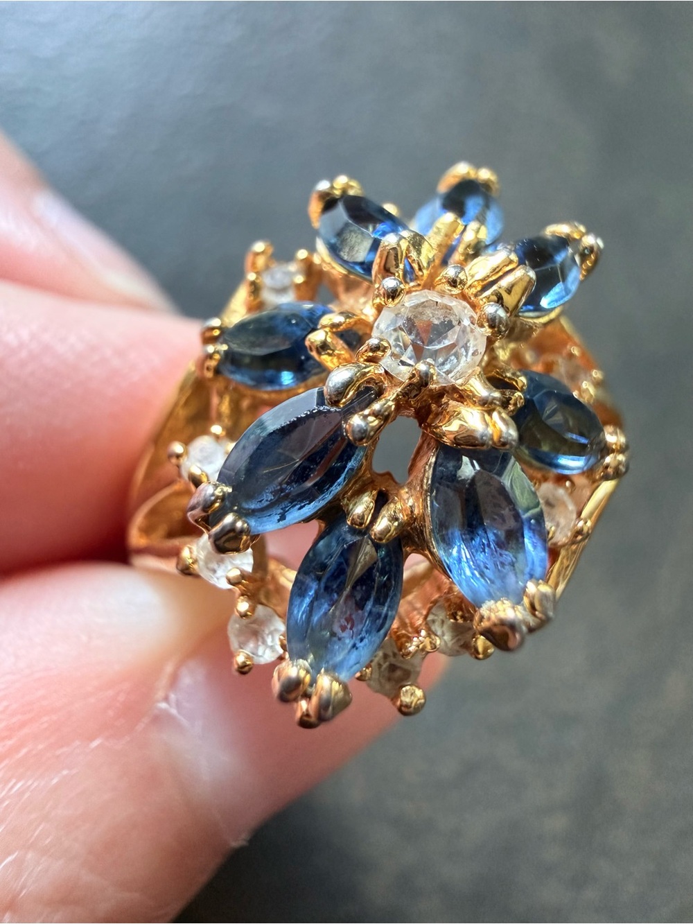 Gold Sapphire-Blue Crystal Cluster Cocktail Ring Costume Jewelry Size 7.5